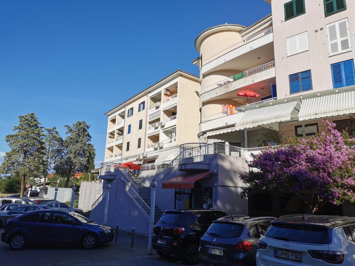 Portofino App Apartment อิซอลา ภายนอก รูปภาพ