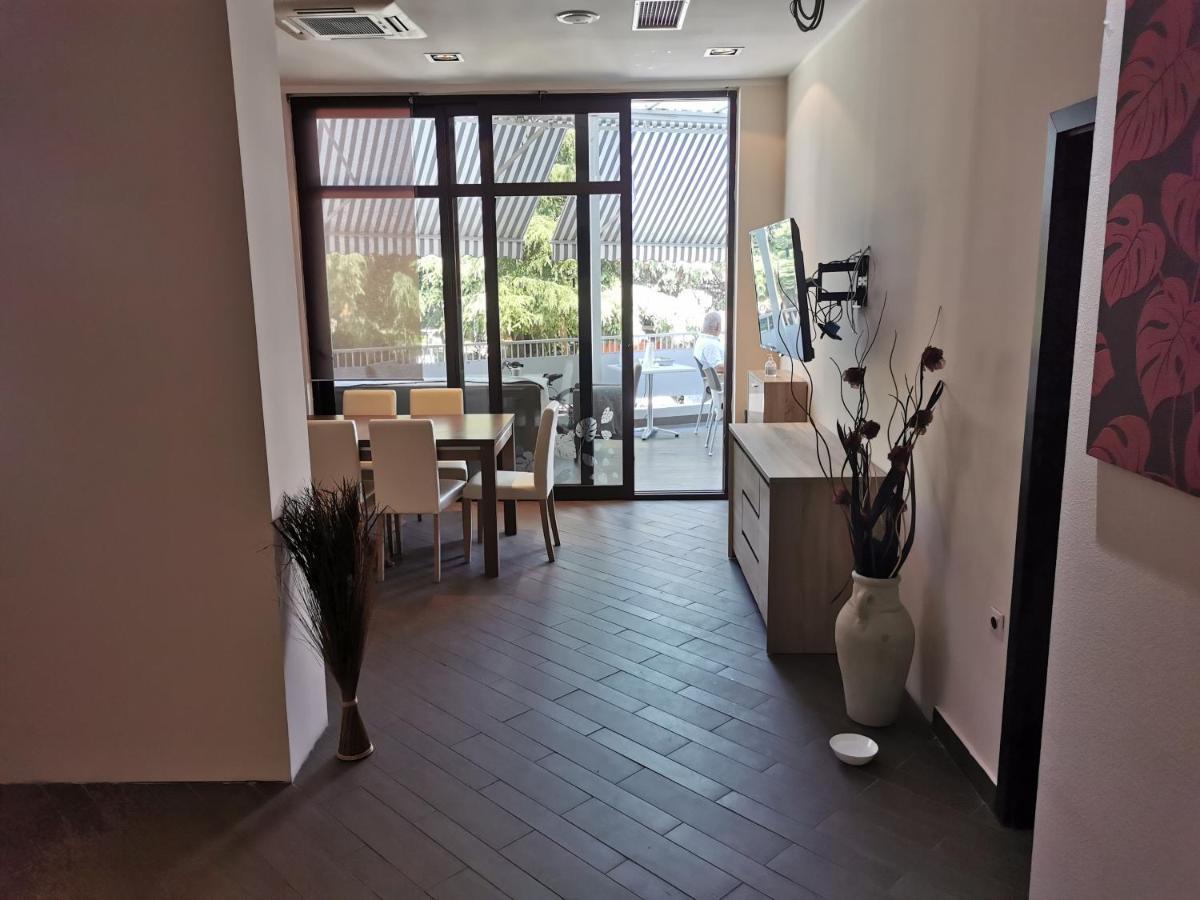 Portofino App Apartment อิซอลา ภายนอก รูปภาพ